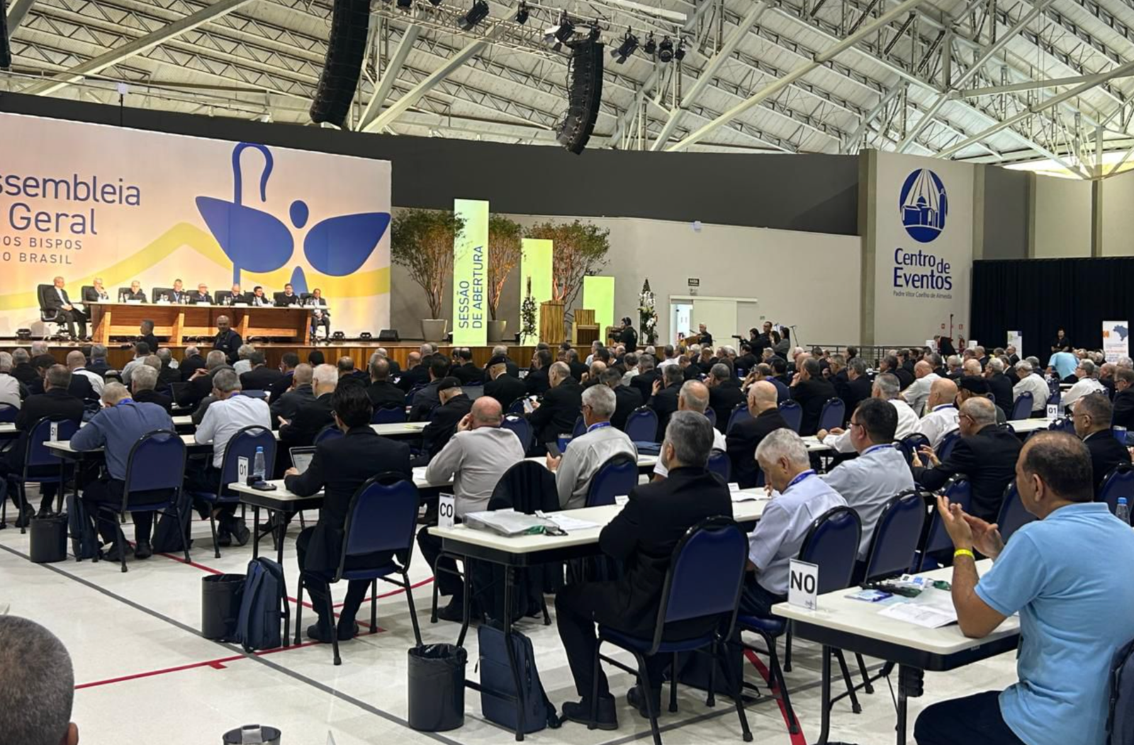 Bispos do Brasil iniciam a 62ª Assembleia Geral da CNBB e Diocese convida à oração